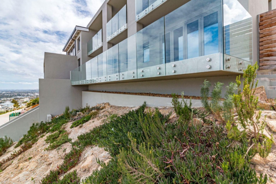 7 Bedroom Property for Sale in Fairhaven Country Estate Western Cape